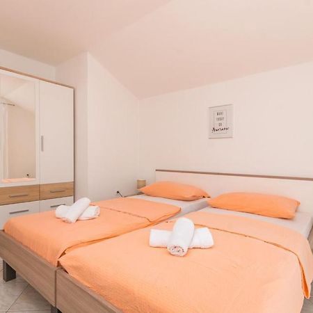Apartments Mikulic Biograd Na Moru Exteriör bild