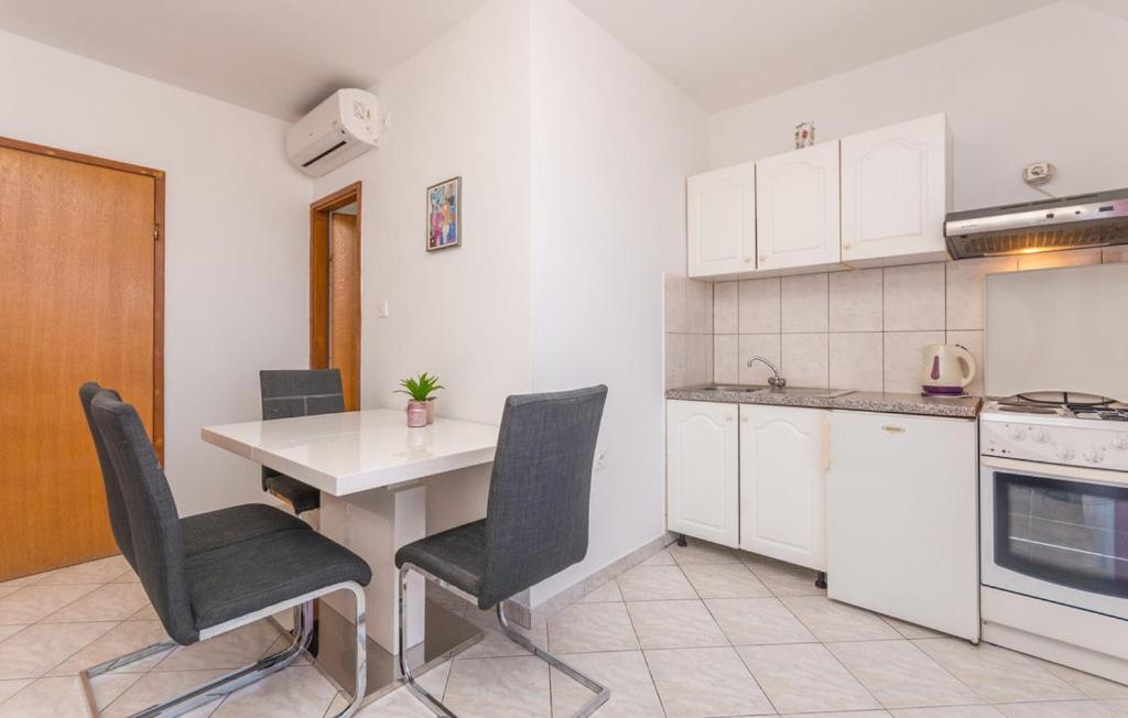 Apartments Mikulic Biograd Na Moru Exteriör bild