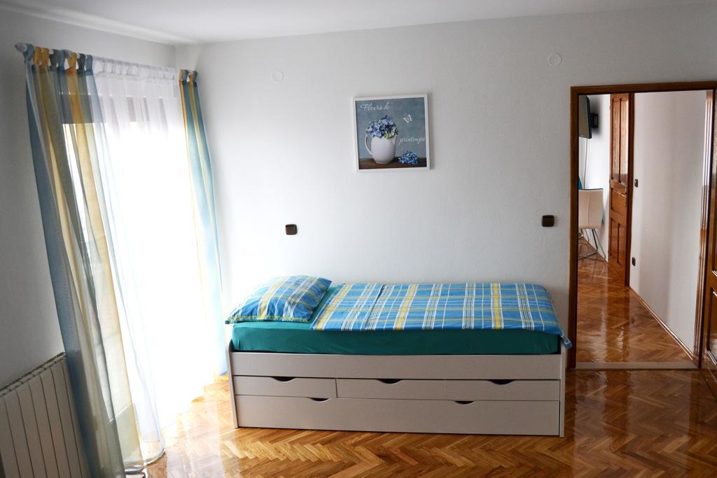 Apartments Mikulic Biograd Na Moru Exteriör bild